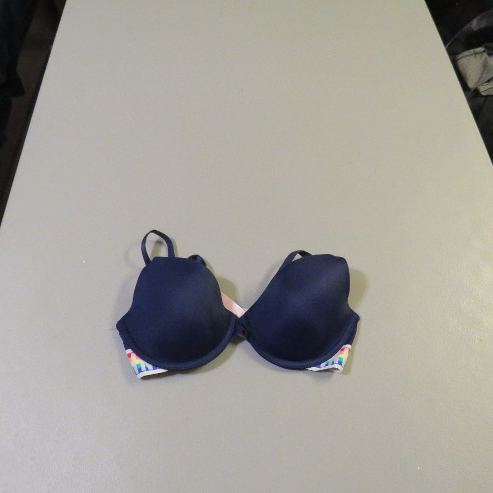2 Victoria Secret Bras Size 32C